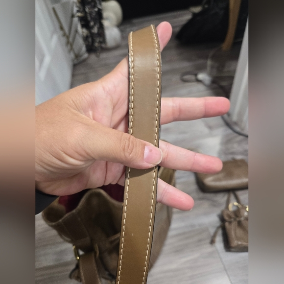 Lancel Elsa Sellier Brown/tan Leather Drawstring Bucket Handbag - Picture 7 of 16